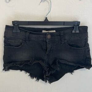 Hollister Distressed Trim Black Denim Short Shorts (3/26)